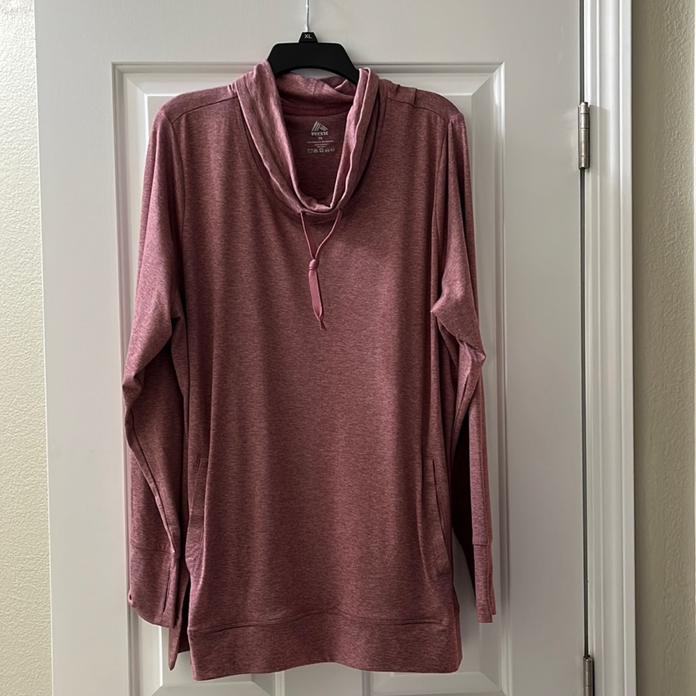 Woman’s Active Wear   Top